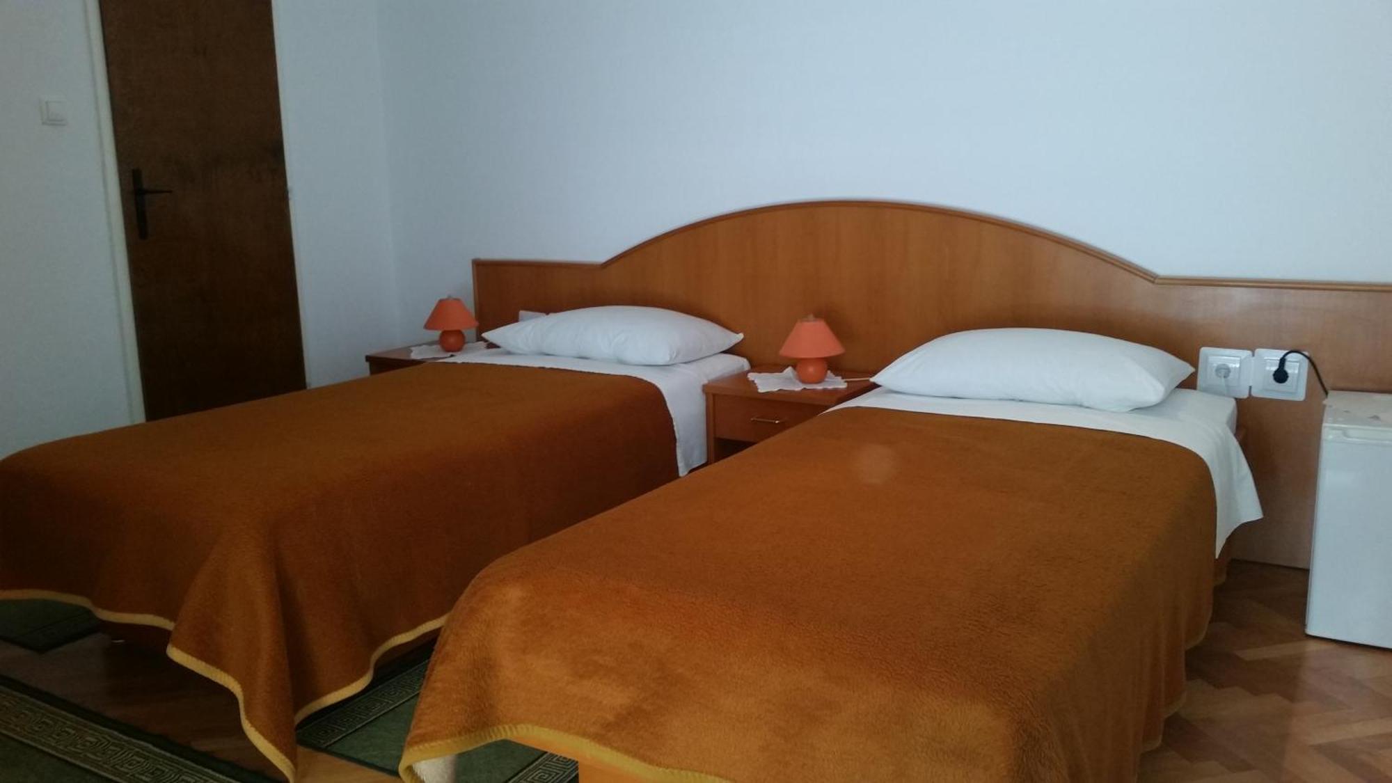 Guesthouse Storelli ロプド エクステリア 写真