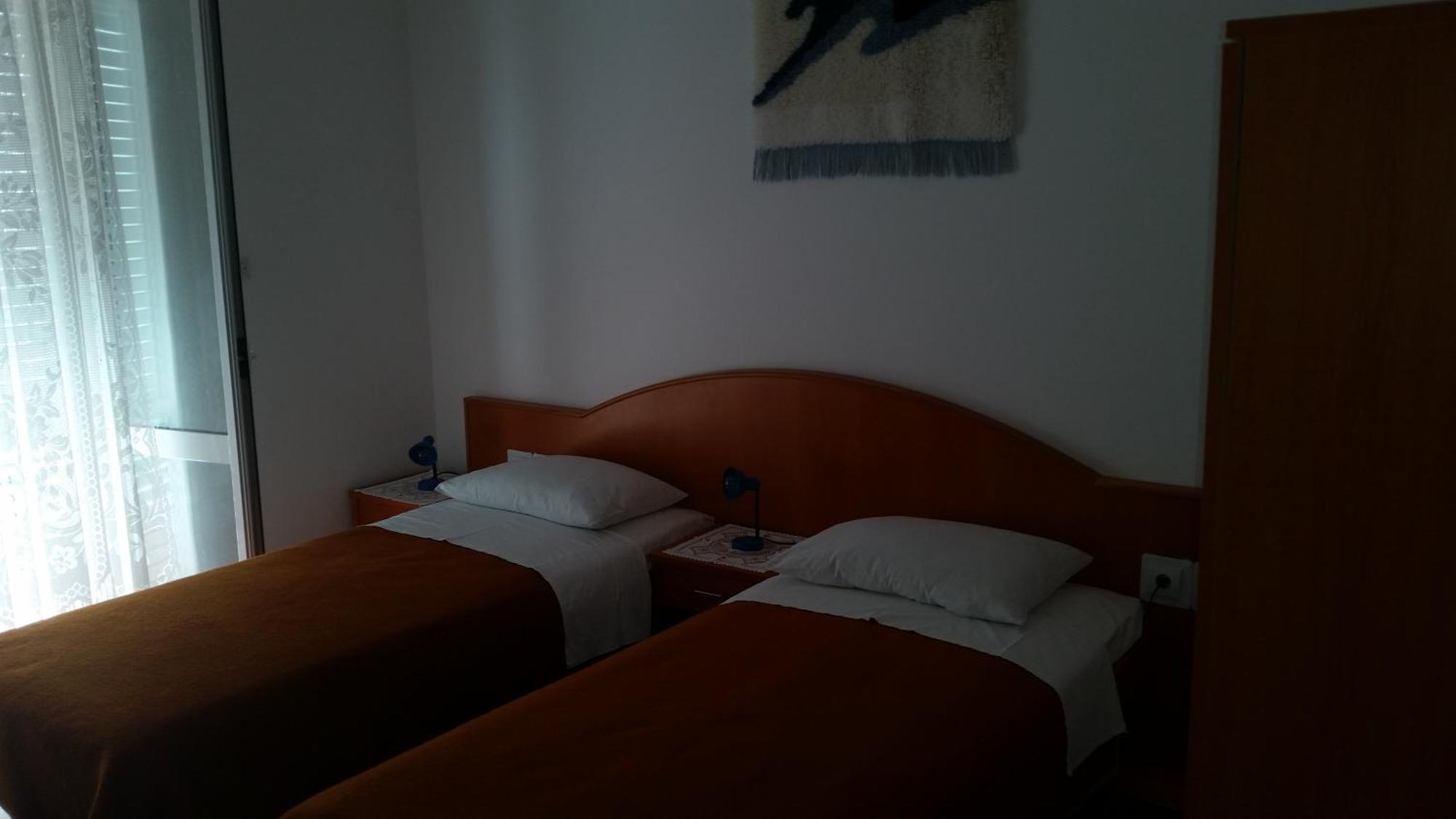 Guesthouse Storelli ロプド エクステリア 写真